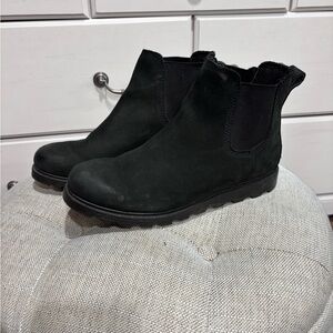 ❄️ SOREL Black Waterproof Chelsea Boots – Women’s Size 8 (Like New)